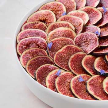 Успеть попробовать: самые вкусные блюда с инжиром в московских ресторанах