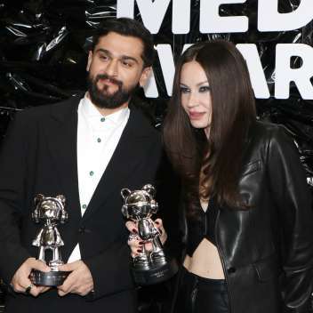 Чёрная дорожка и главные медиа-триумфы: кому вручили премию «Жара Media Awards 2026»