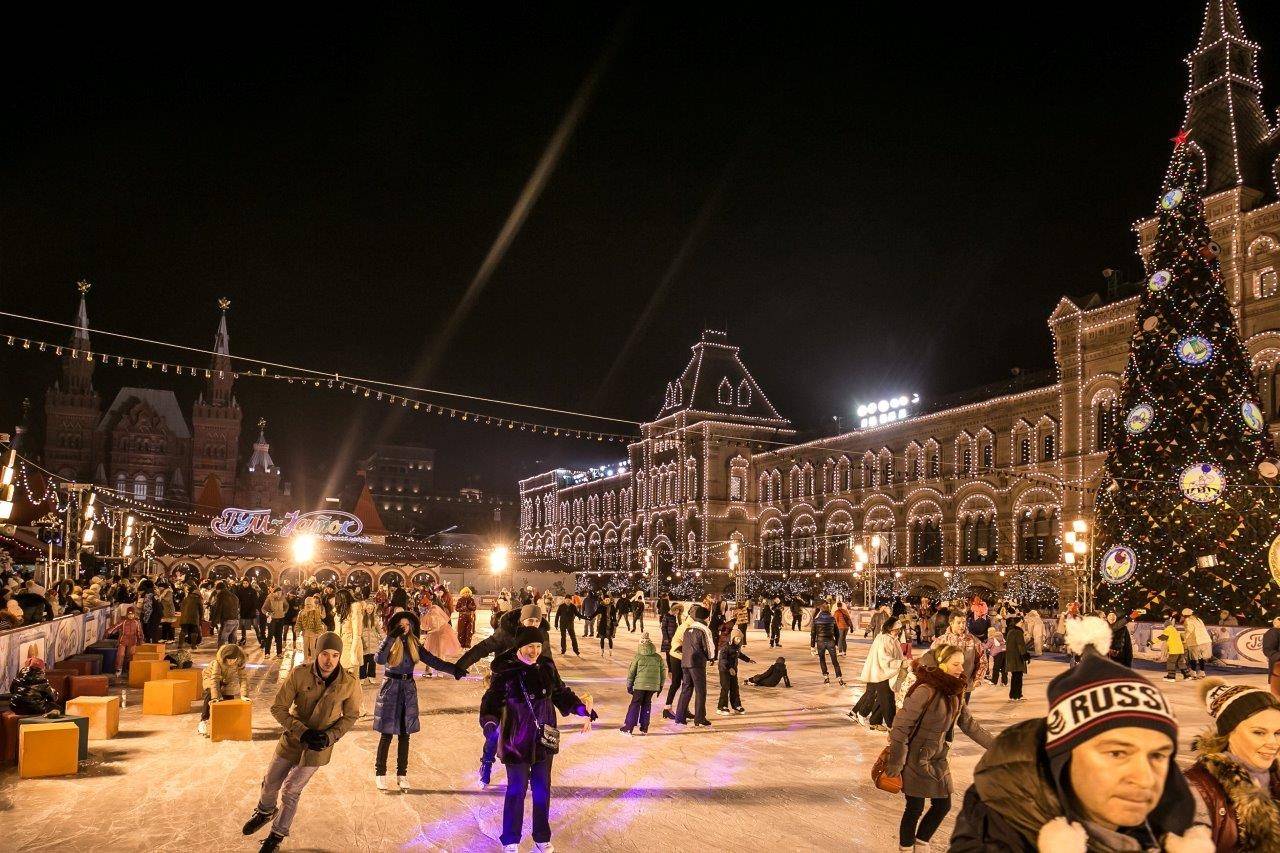 Новогодний каток. Новогодняя Москва ГУМ каток. Москва зимой ГУМ каток. Новогодний каток ГУМ. ГУМ каток Москва ночью.