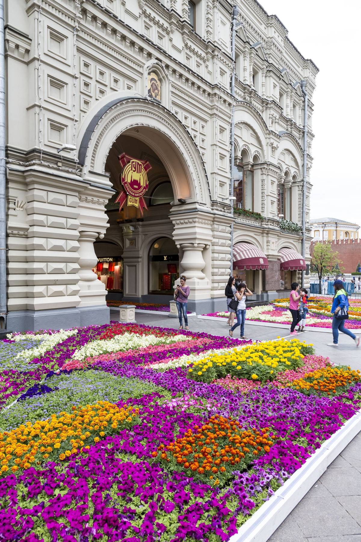 красная площадь в цветах